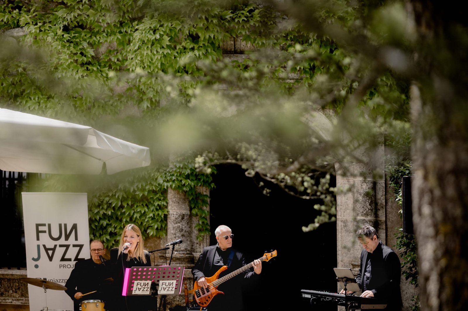 Fun Jazz Project actuando en directo